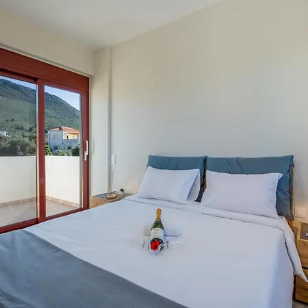 Phenωmena Apartment *