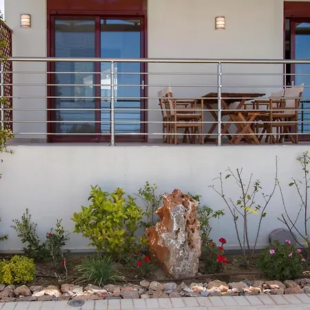 Apartment Phenωmena *